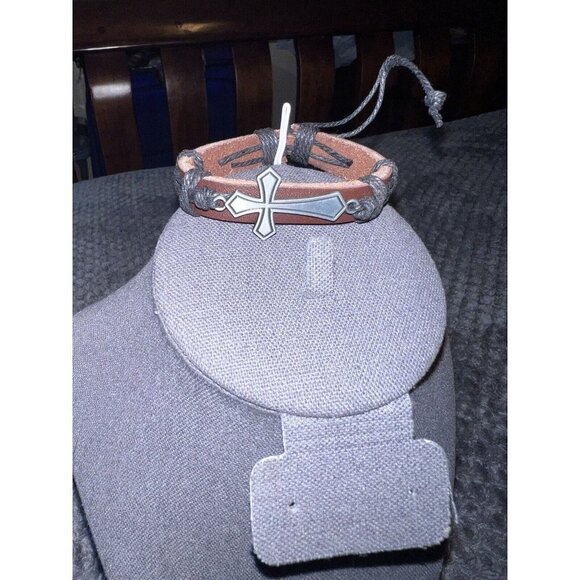 Christian Cuff Bracelet ANTIQUE SILVER CROSS Leather Adjustable Strap Set - Picture 3 of 9